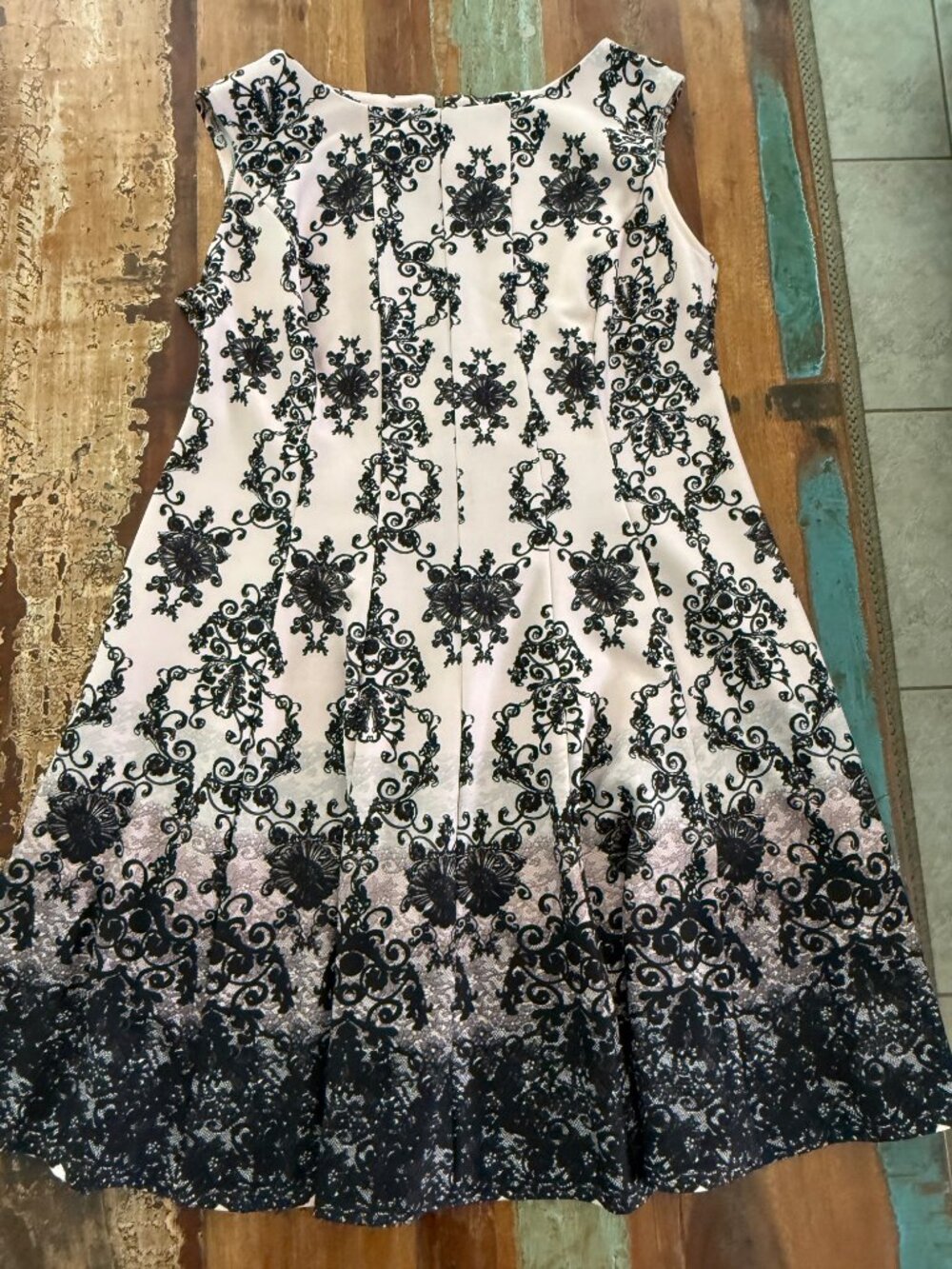 Gabby Skye Pink and Black Floral Damask Print Dress Size 16W - Picture 6 of 9